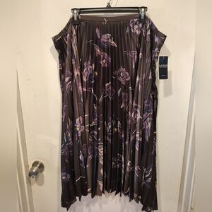 Lauren Ralph Lauren Black Pleated A-Line Skirt with Purple Floral Print